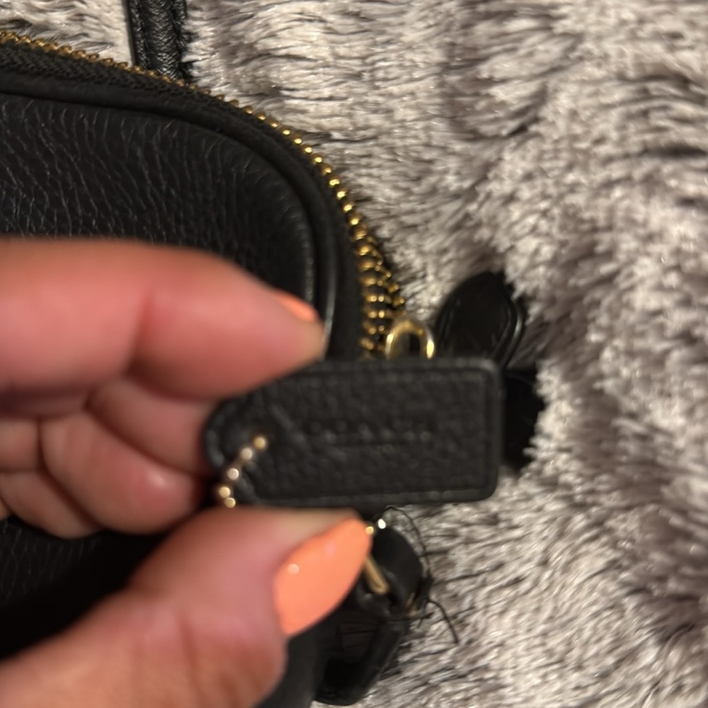 Coach Elegant Black Crossbody Bag - Picture 3 of 8